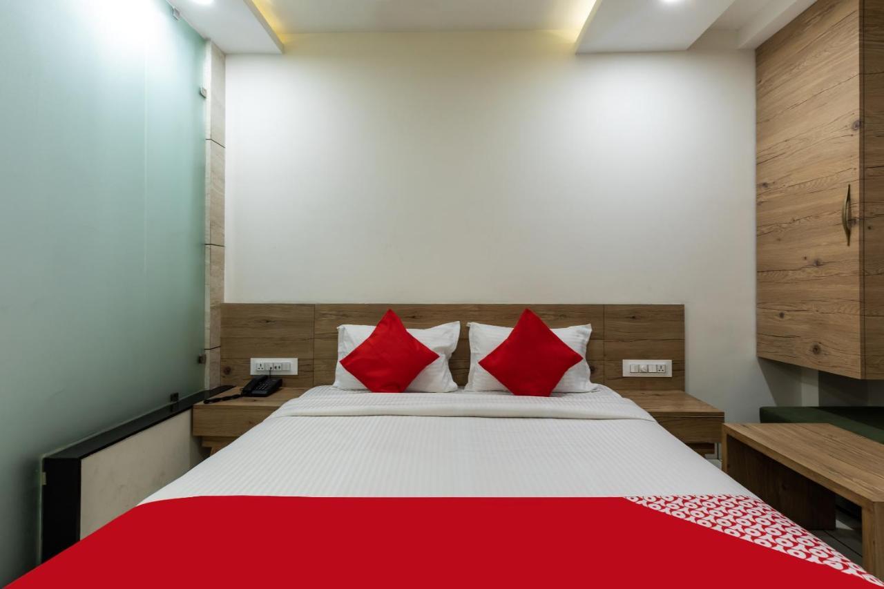 Capital O 47403 Hotel Manjeet Bhopal Luaran gambar