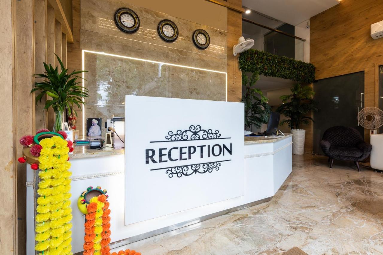 Capital O 47403 Hotel Manjeet Bhopal Luaran gambar