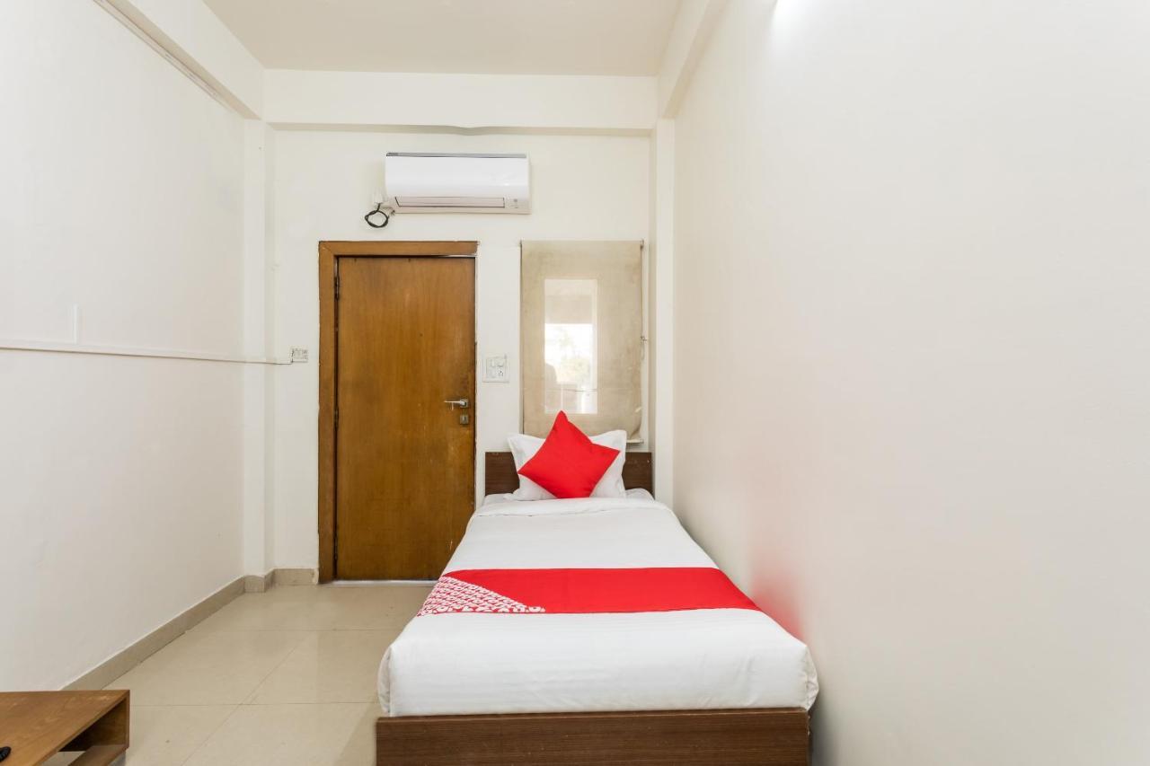 Capital O 47403 Hotel Manjeet Bhopal Luaran gambar
